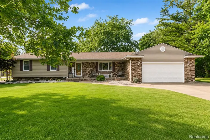 6514 Luanne Drive, Mt. Morris
